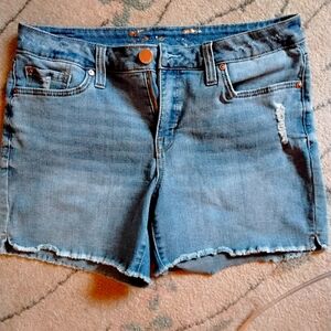 Seven 7 weekend shorts - size 8 - new condition